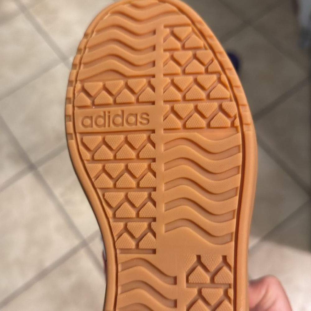 Adidas White and Red Sneakers - Picture 10 of 10